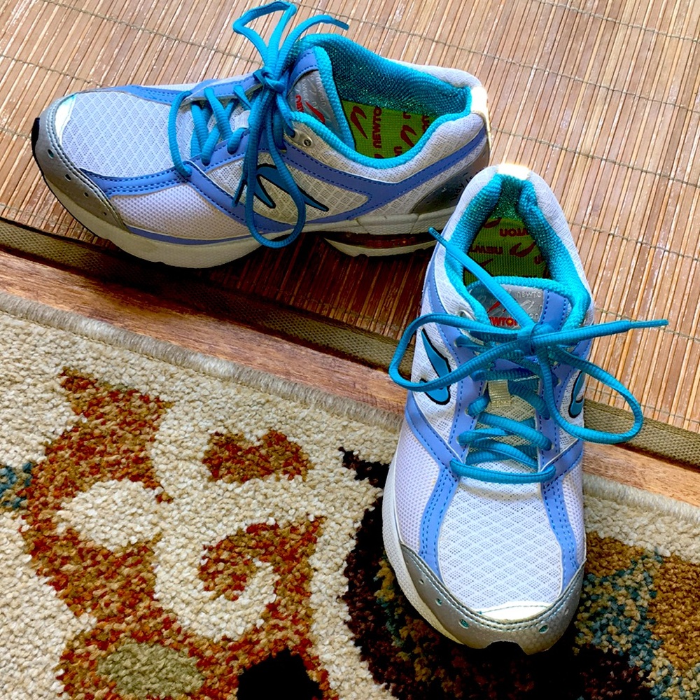Lady Isaac Newton Running Shoes